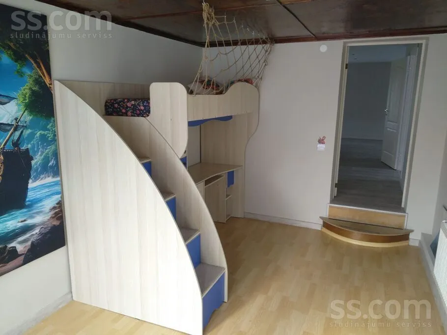 Magamistoad - Modern 4-Bedroom Duplex with Private Garden in Tukums