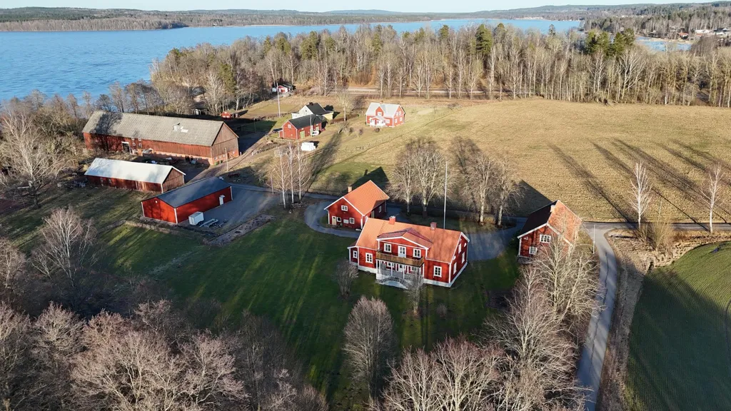 Õhuvaade - Renovated Rectory with Lake View in Ransberg