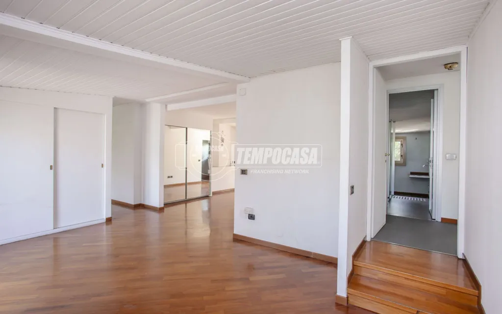 Ingresso - Penthouse with Panoramic Terraces in Milan