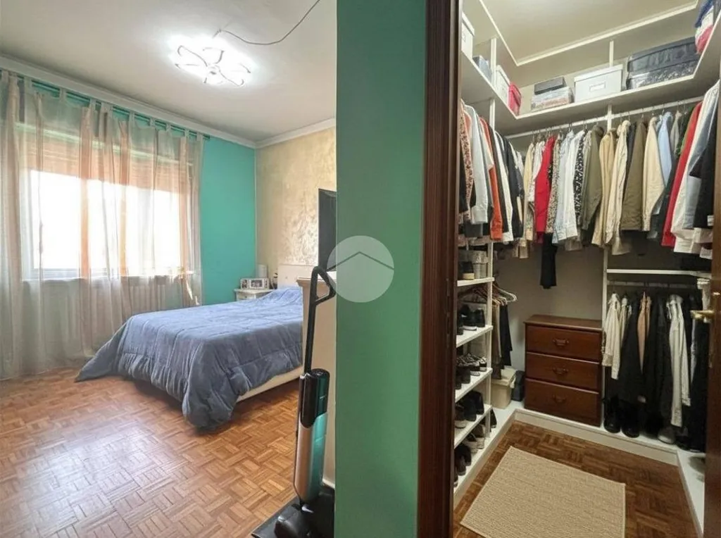 Stanze - 4-Room Apartment with Balcony in Torino