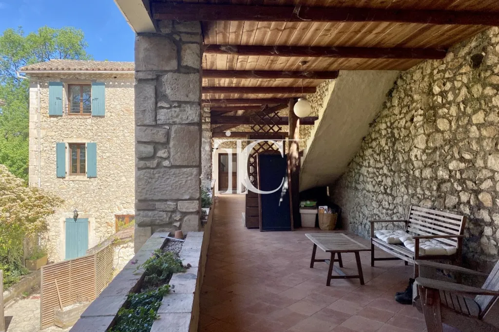 Terrazza - Jewel-Box Mas with Courtyard in Barjac