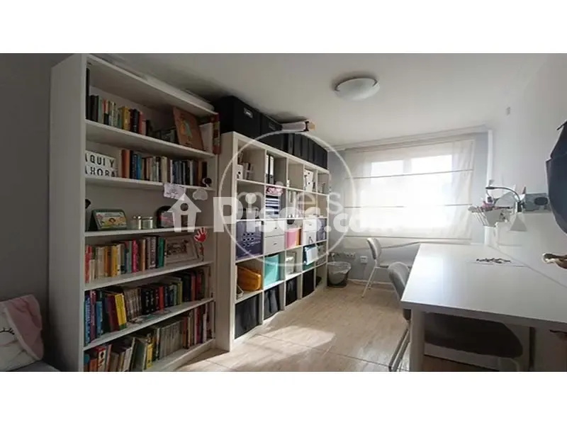 Kabinet - Reformed Flat with Balcony in San Isidro, Valencia