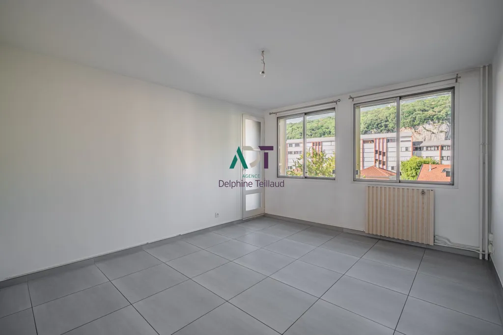 Pièces - Appartement T2 avec Parking à Fontaine