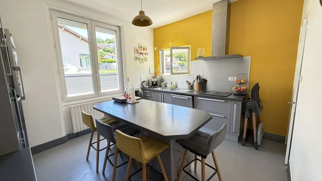 Maison 6 pièces à Thizy