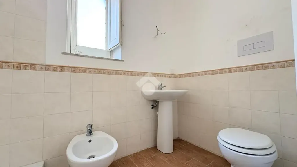 Vannitoad - Two-Bedroom Apartment in Historic Building, Palermo