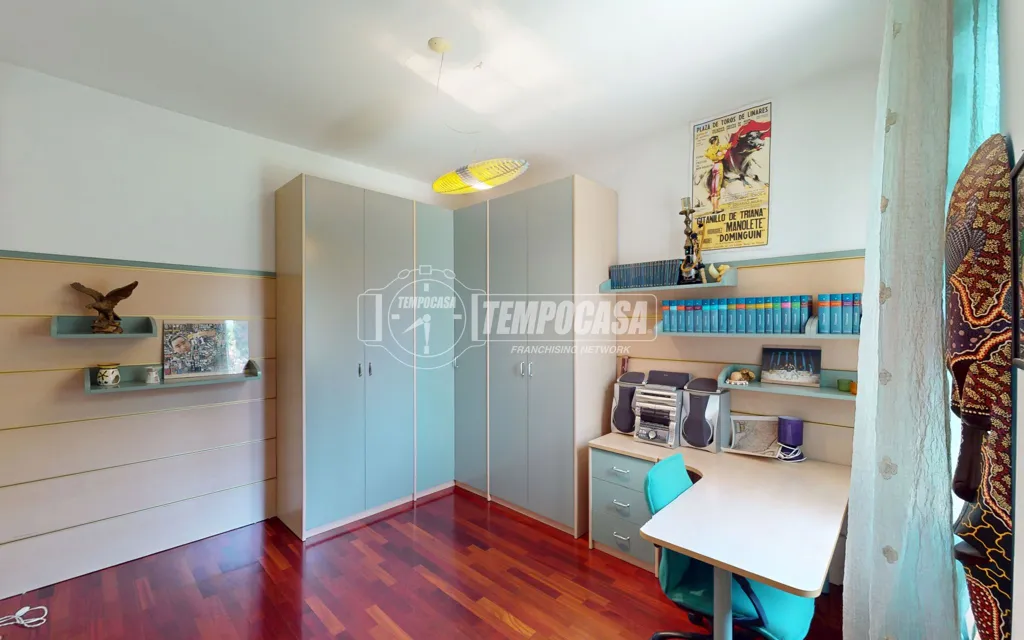Bureau - Elegant Villa with Two Units in Camerata Picena