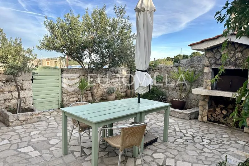 Terrazza - Partially Renovated Stone House, Seafront in Prvić Luka
