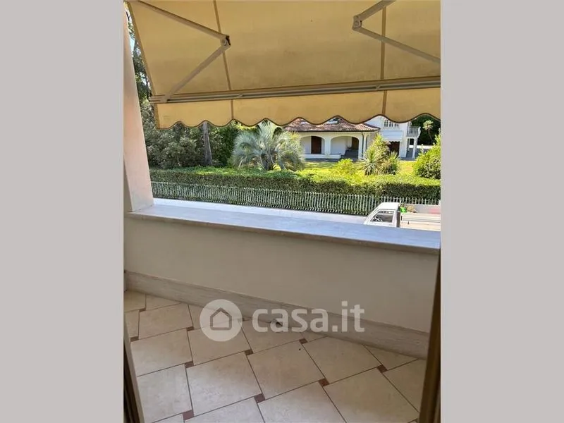 Rõdu - Villa with Beach Access in Forte dei Marmi