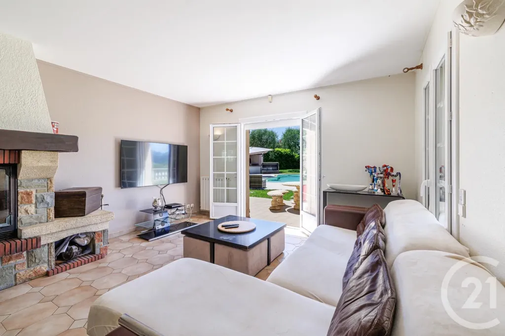 Living Room - Provençal Villa with Pool and Panoramic View near Nice