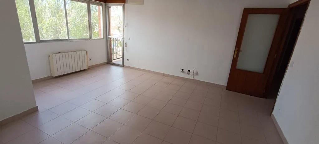 3 magamistoaga korter asukohas Zamora