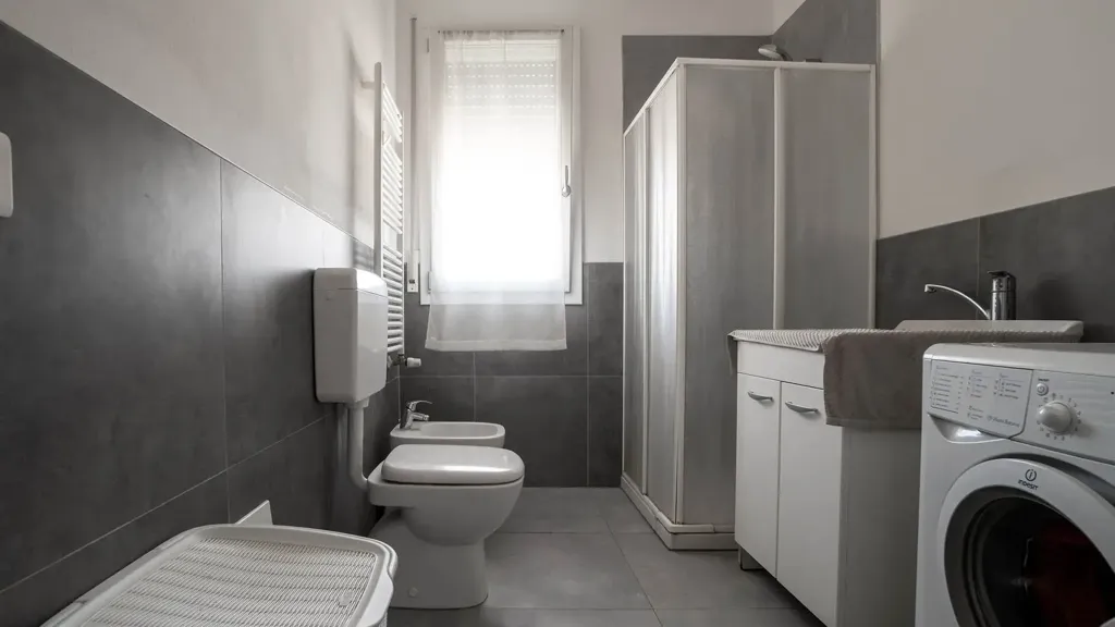 Bagni - Modern Apartment with Balcony in Medicina
