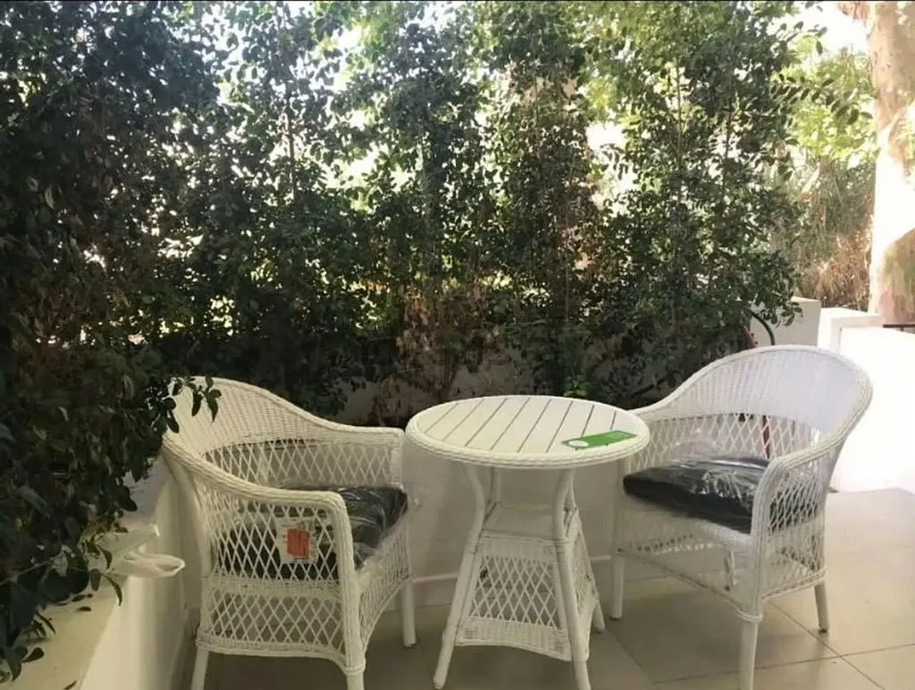 Terrass - Twin-Adjoined House with Terrace in Elviria