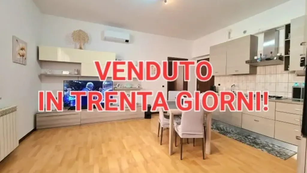 Cucina - Appartamento ristrutturato con balcone a Legnano