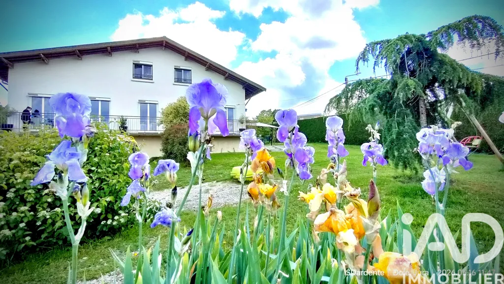 Extérieur - Maison Traditionnelle Rénovée avec Balcon à Dole