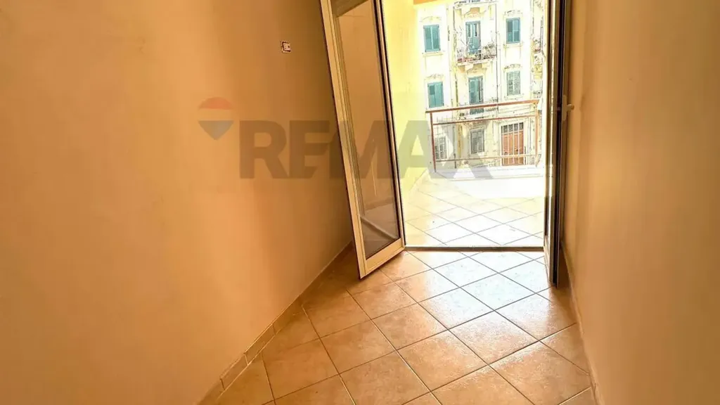 Entrée - Rustic Trilocale with Balcony in Palermo