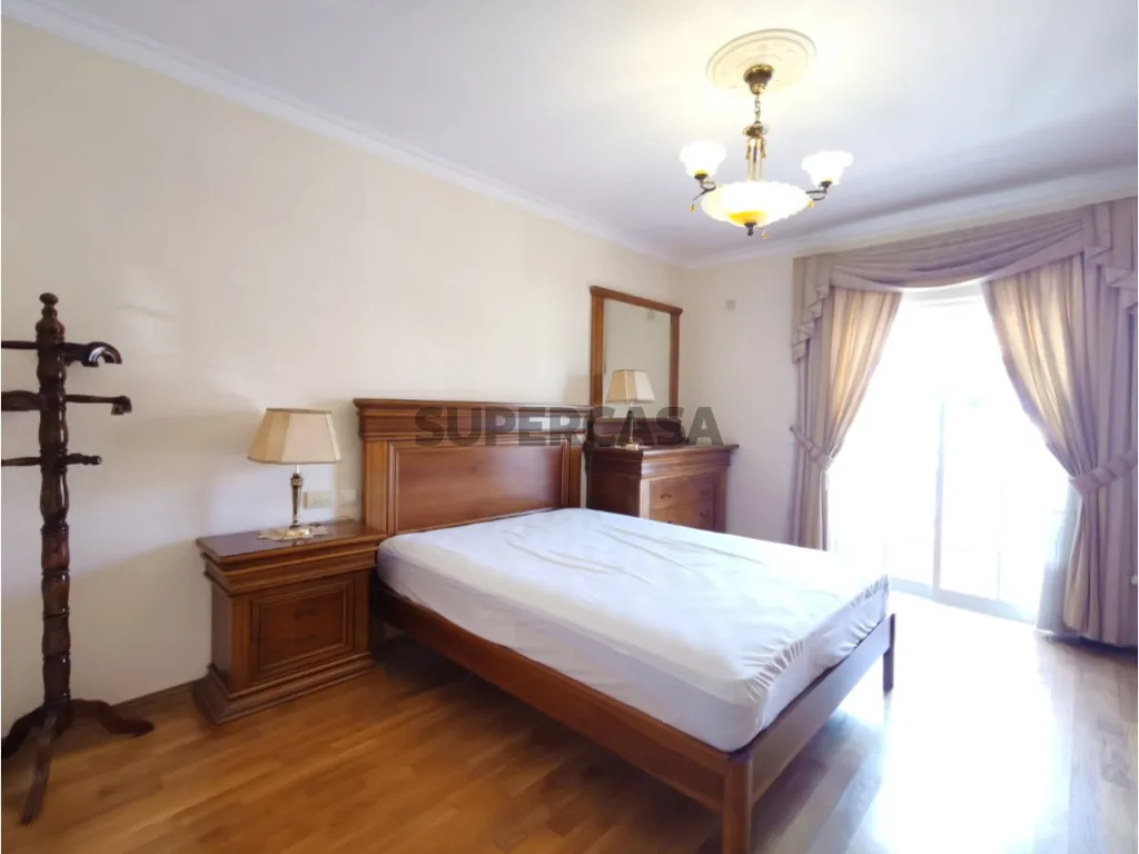 Magamistoad - Five-Bedroom House with Pool in Cascais