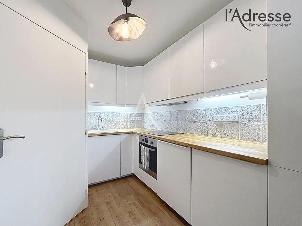 Cuisine - Appartement Rénové avec Terrasse à Puteaux