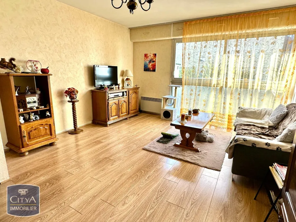 Séjour - Appartement Lumineux en Centre-Ville à Périgueux