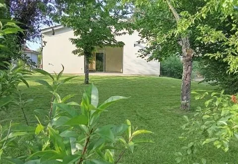 Giardino - Recent Flat-Plan House with Garden in Langon Centre