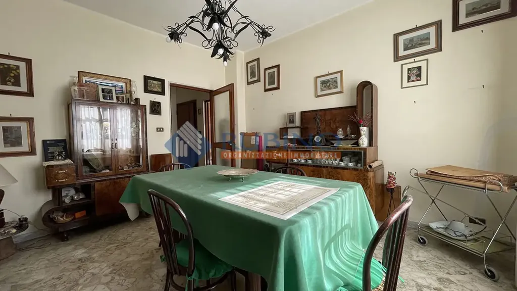 Söögituba - Apartment with Balcony in Bari's Murat Zone