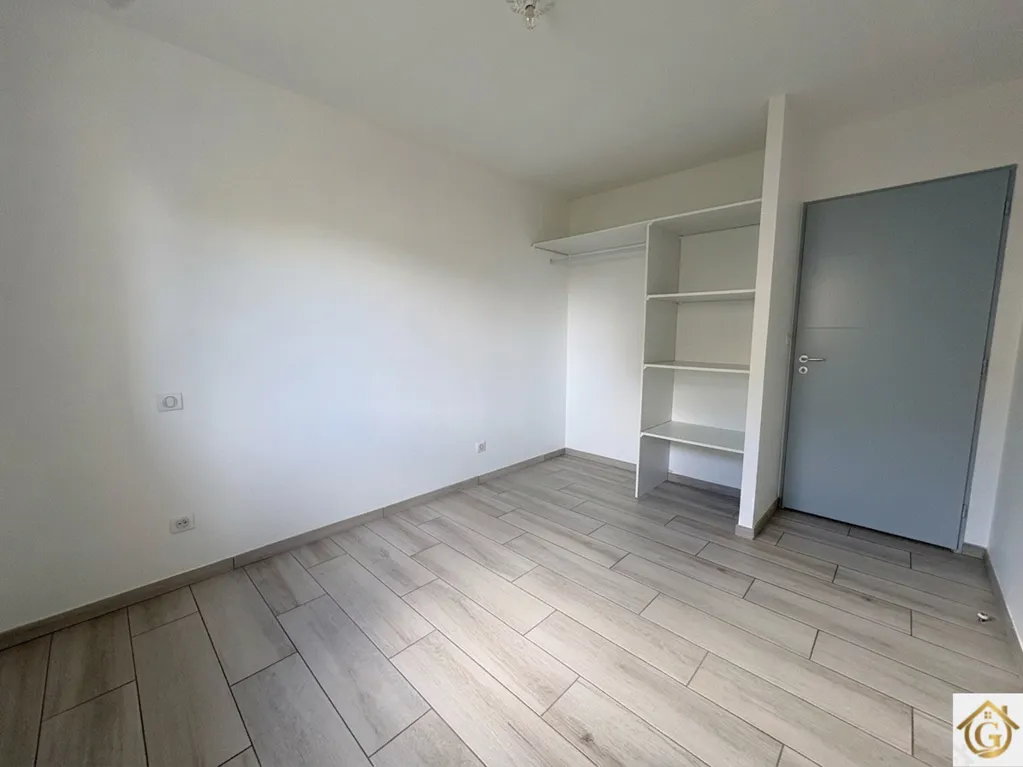 Toad - Contemporary Flat in Saint-Saturnin with Garden
