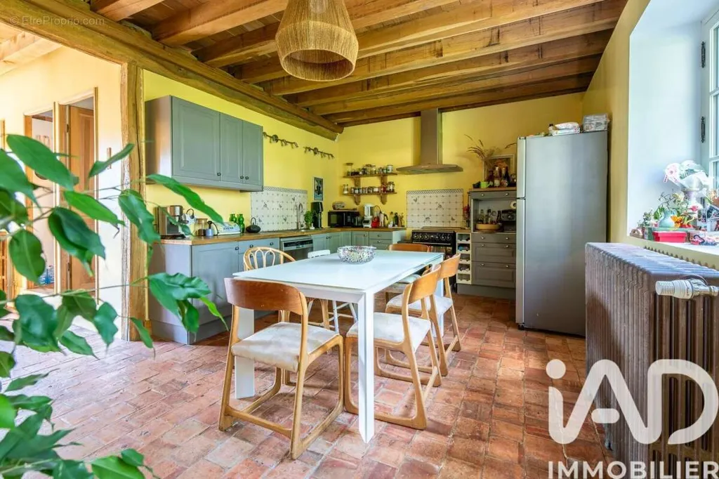 Salle à manger - Maison de Maître Rénovée avec Jardin à Féricy