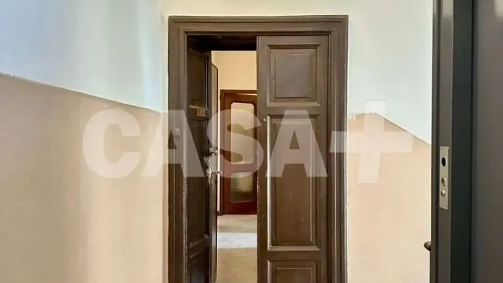Esik - Rearranged Two-Bedroom in Milan