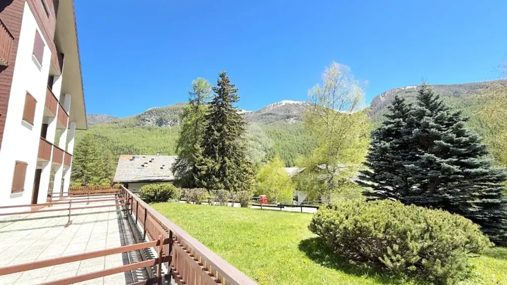 Rõdu - 2-Bedroom Apartment with Private Terrace in Pragelato