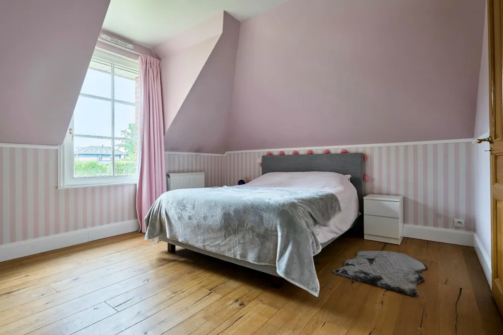 Bedrooms - Luxury House with Private Pool in Mouvaux