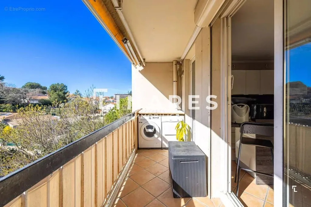 Rõdu - Bright Apartment with Balcony in Aubagne Centre