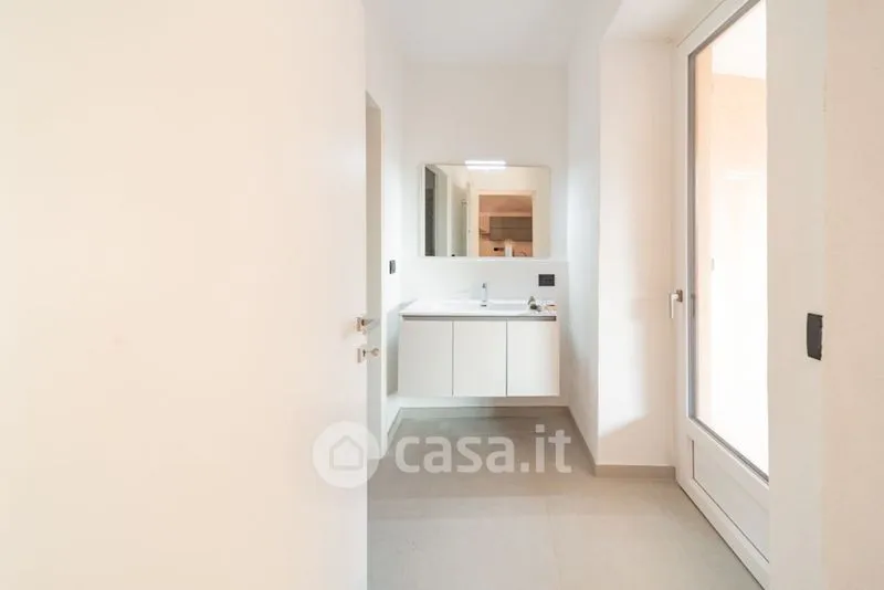 Salles de bain - Rearranged Flat with Terrace in Caraglio
