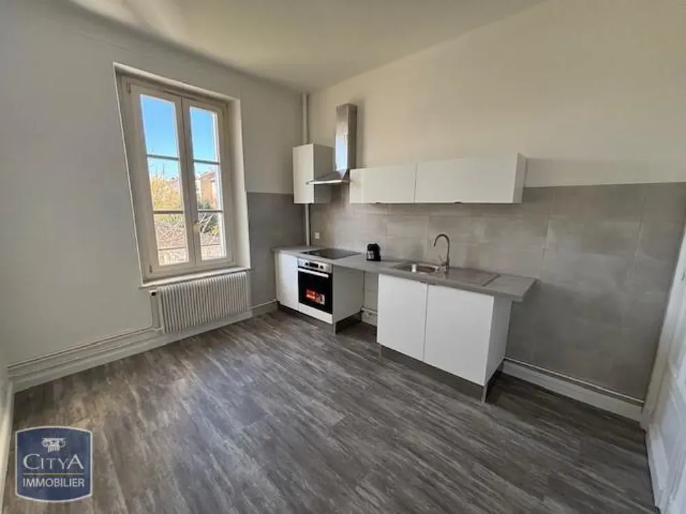 Kitchen - Charming 3-Bedroom Apartment with Private Garden in Nancy