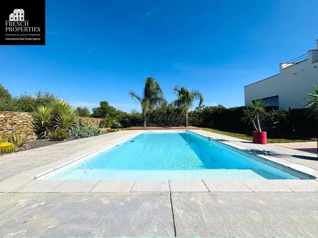 Piscine - Villa d'Architecte avec Piscine à Perpignan