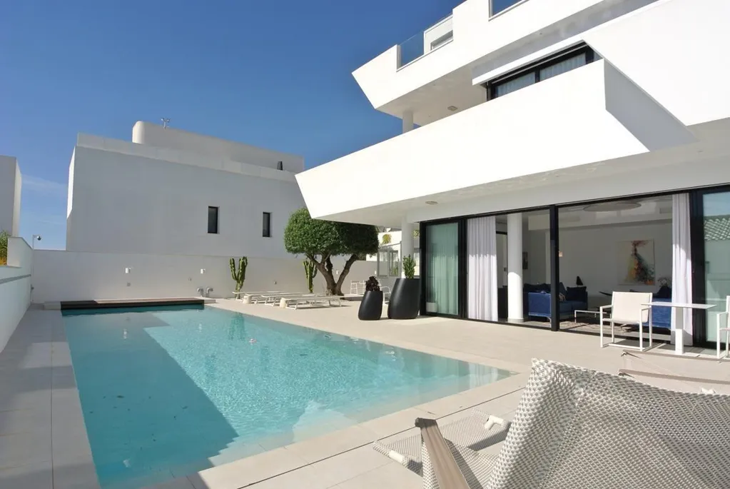 Piscina - Luxury Villa with Pool in La Marina