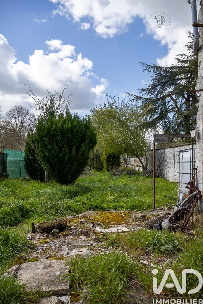 Garden - Former Forge with Potential in Jouy-sur-Morin