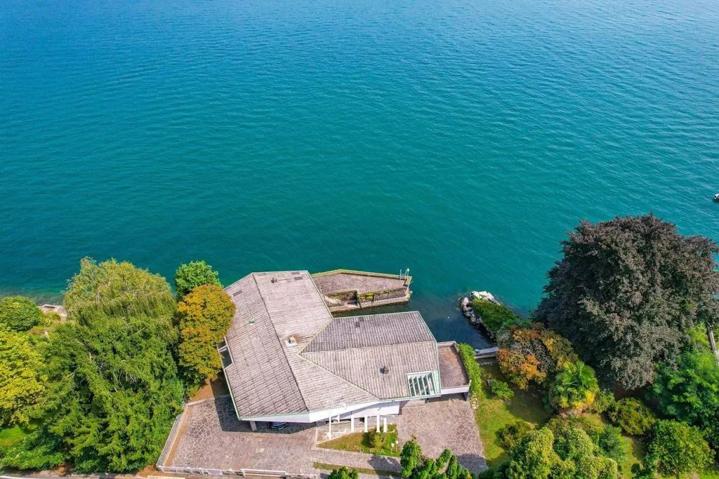 Õhuvaade - Waterfront Villa with Private Dock in Baveno