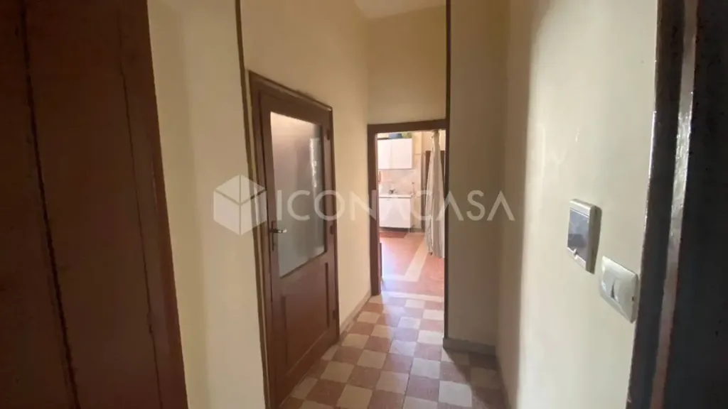 Entrée - Triplex with Double Aspect in Barletta