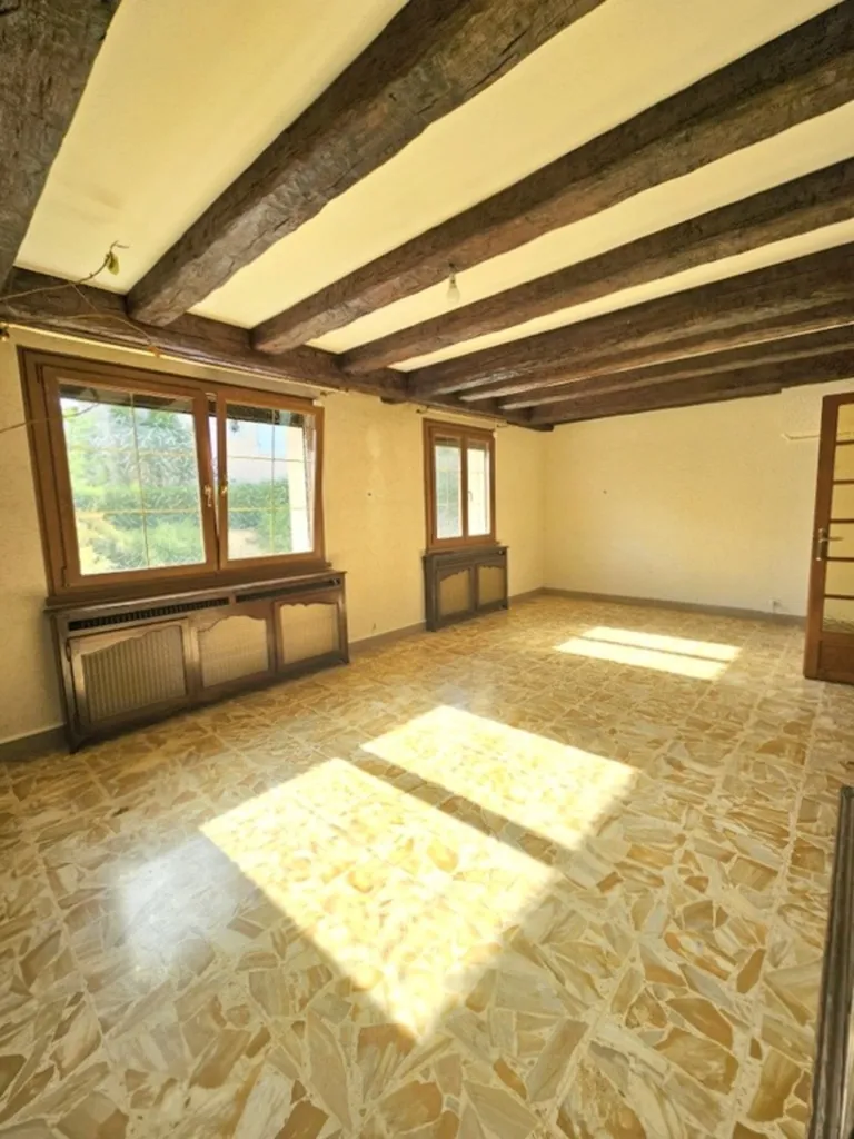 Elutuba - Traditional House with Workshop in Nomexy