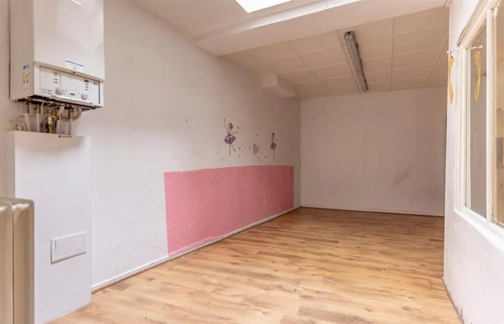 Toad - Néoclassical Apartment Building in Brussels