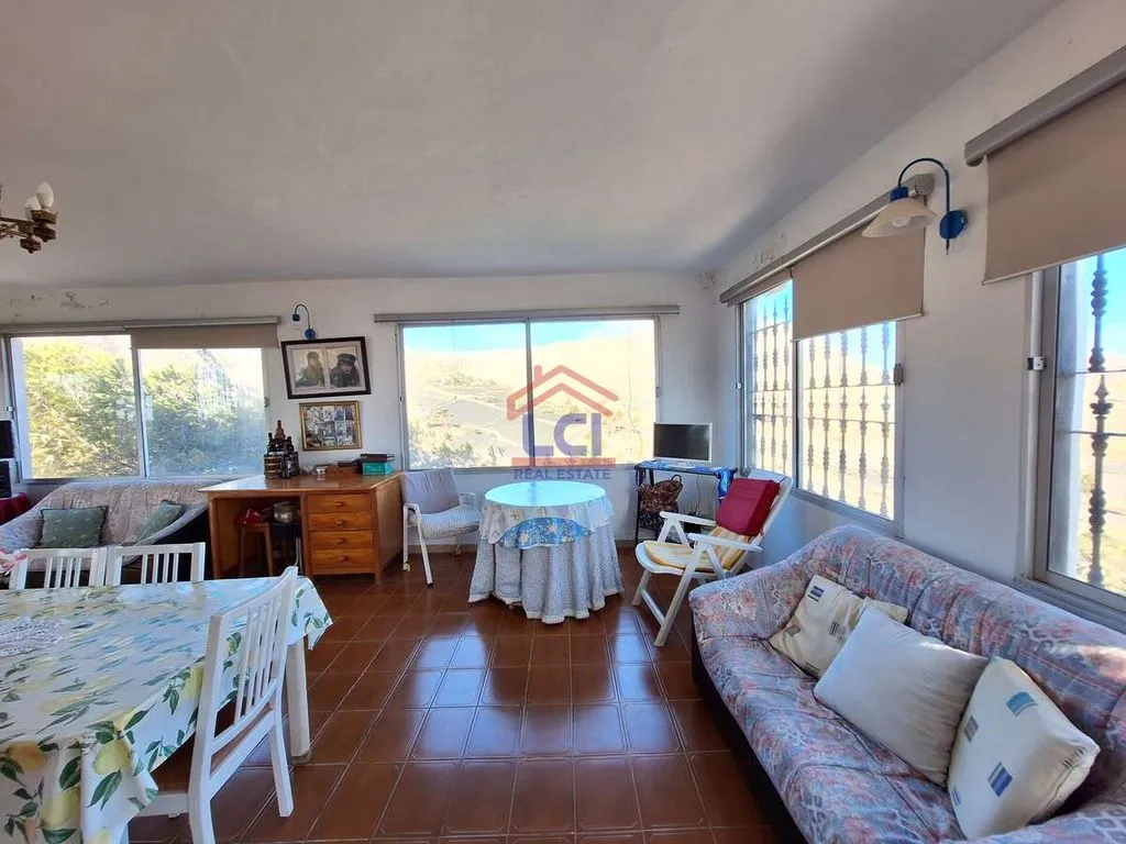 Salle à manger - Rustic Land with Pool in Haría, Canary Islands