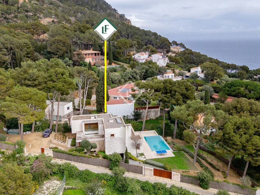 Vue aérienne - Architectural Villa with Sea View in Aiguablava