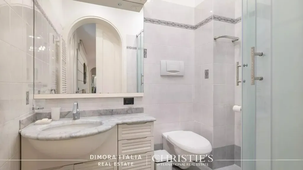 9-room apartment in IT