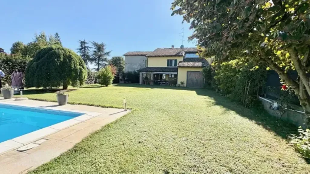 Bassein - Rustic Villa with Pool in Cavriago