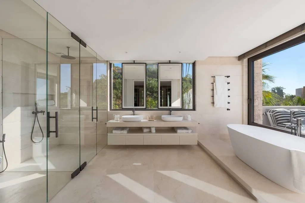 Vannitoad - Luxury Villa with Heated Pool in Marbella