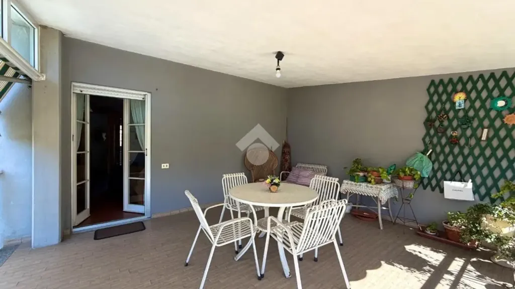 Terrazza - Terraced Villa with Garden in Broni
