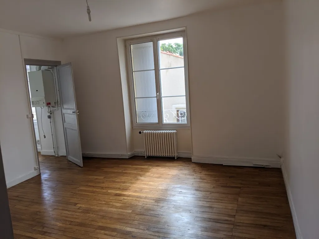 Toad - Double Immeuble with 12 Apartments in Poitiers Centre