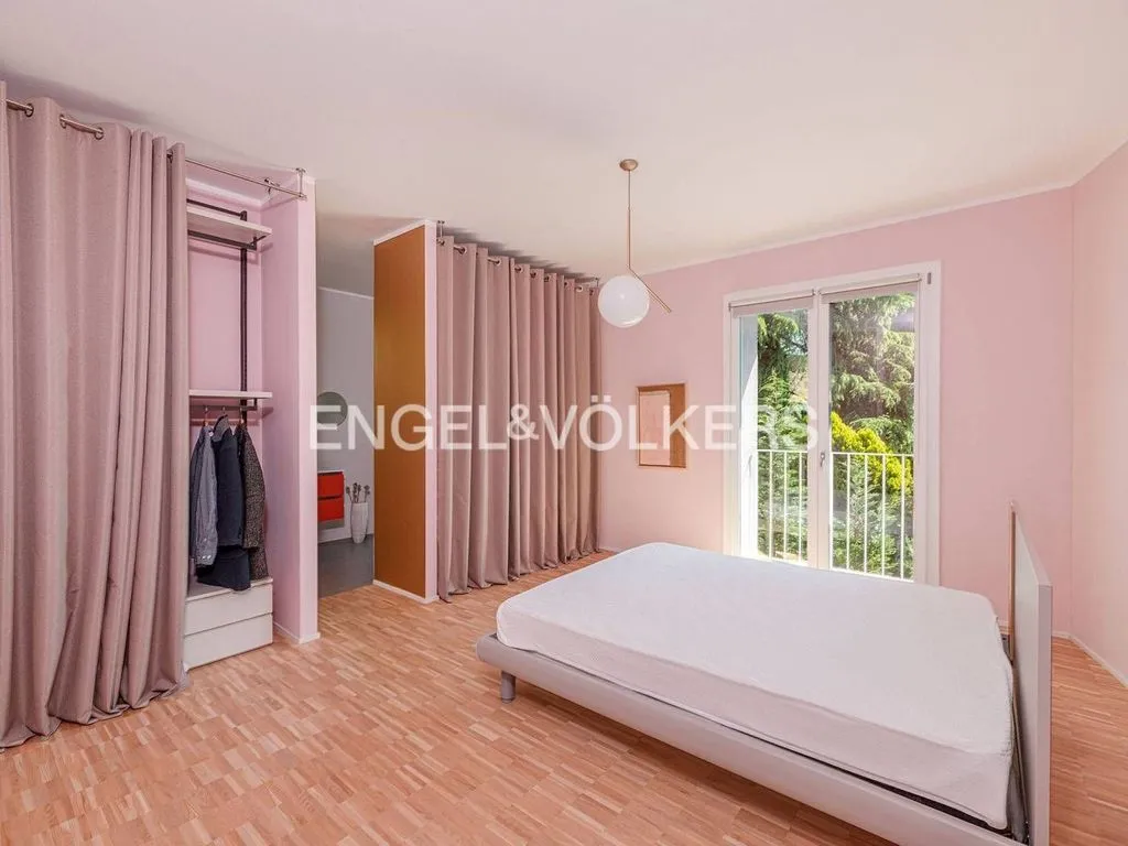 Bedrooms - Luxury Villa with Panoramic Views in Erba