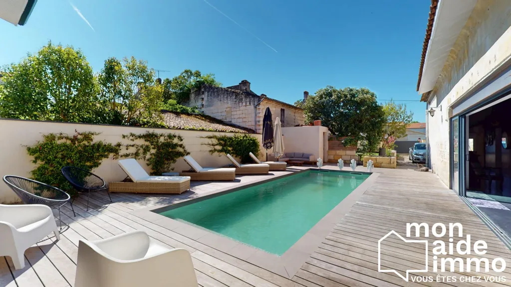 Piscine - Maison de Charme avec Piscine à Vayres