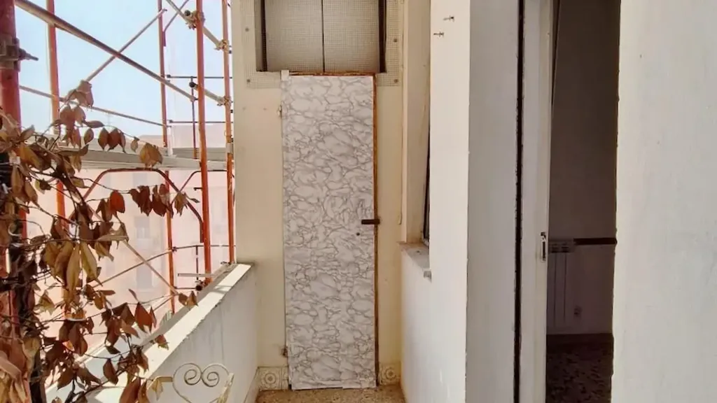 Rõdu - Apartment with Balcony in Pisa