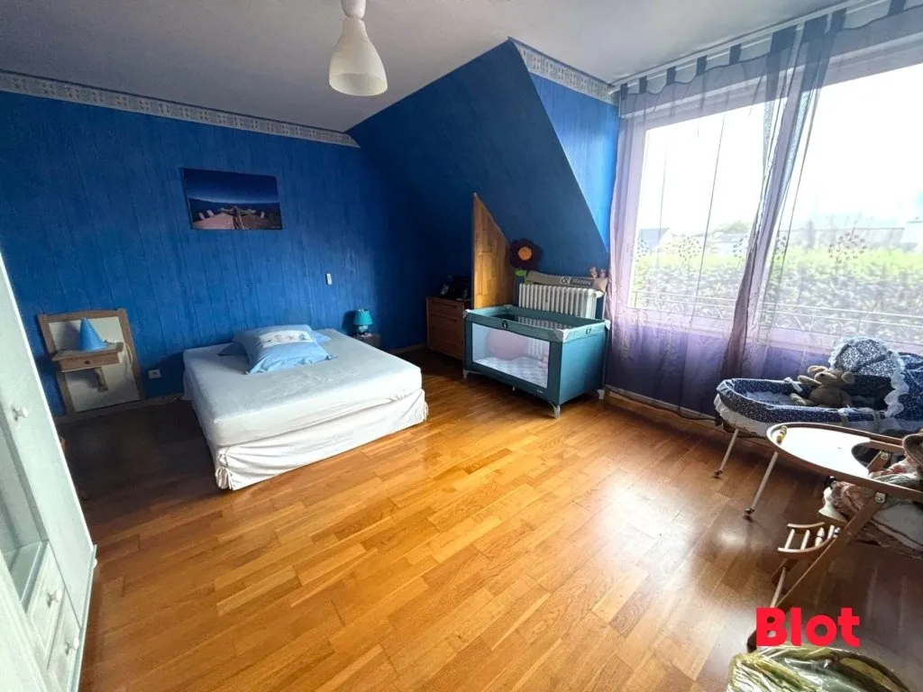 Chambres - Villa avec Jardin et Garage à Chartres-de-Bretagne